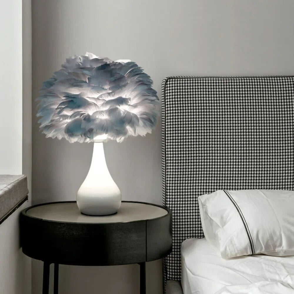 Modern Table Lamp LED Creative Design Fashion White Feather Desk Light for Home Living Room Girl‘s Bedroom Bedside Decor